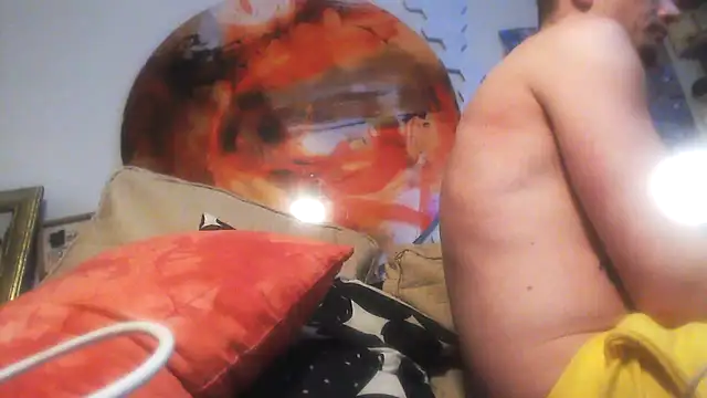 Snapshot of trash4cash chatting on February 25, 5:19 am trash4cash online show from February 25, 5:19 am