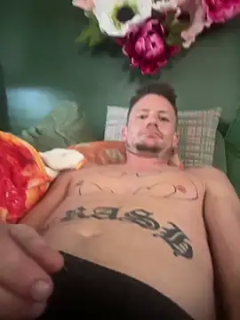 Snapshot of trash4cash chatting on March 7, 2:34 pm trash4cash online show from March 7, 2:34 pm