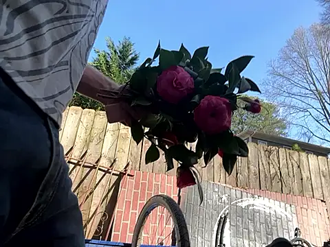 Snapshot of trash4cash chatting on March 7, 9:06 pm trash4cash online show from March 7, 9:06 pm