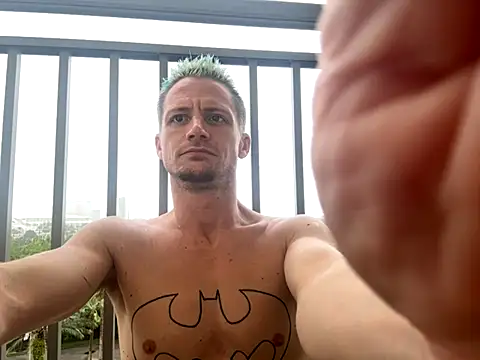 Snapshot of trash4cash chatting on September 10, 4:40 pm trash4cash online show from September 10, 4:40 pm