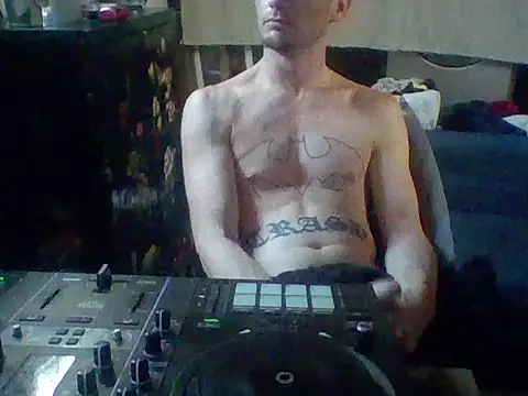 Snapshot of trash4cash chatting on October 1, 8:59 pm trash4cash online show from October 1, 8:59 pm