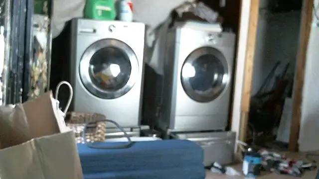 Snapshot of trash4cash chatting on October 6, 4:04 pm trash4cash online show from October 6, 4:04 pm