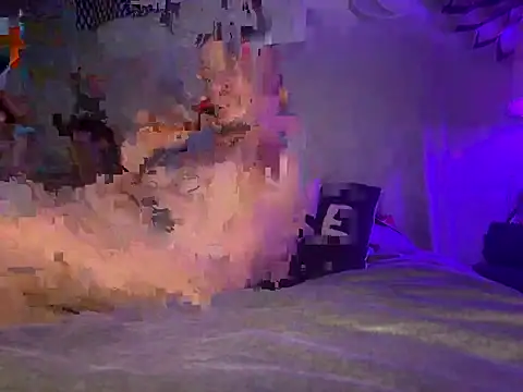 Snapshot of trash4cash chatting on October 8, 3:04 am trash4cash online show from October 8, 3:04 am