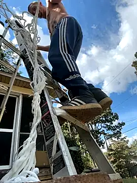 Snapshot of trash4cash chatting on October 8, 6:27 pm trash4cash online show from October 8, 6:27 pm