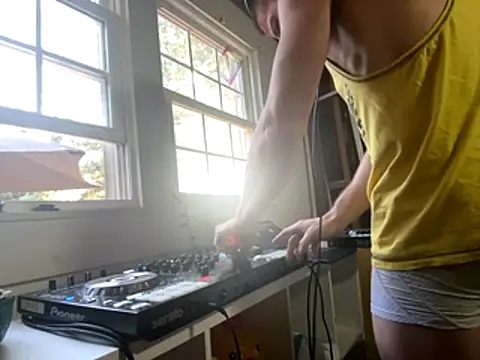 Snapshot of trash4cash chatting on October 22, 9:36 pm trash4cash online show from October 22, 9:36 pm