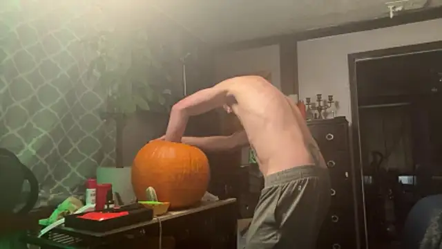 Snapshot of trash4cash chatting on October 26, 10:04 pm trash4cash online show from October 26, 10:04 pm