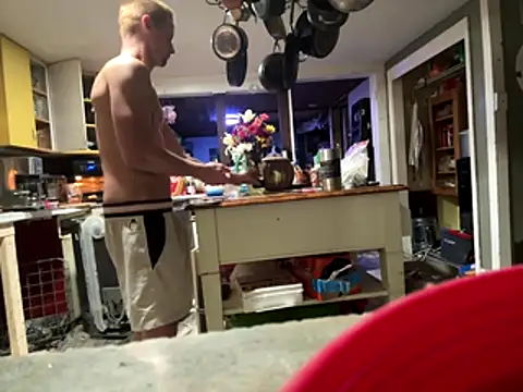 Snapshot of trash4cash chatting on November 10, 12:09 am trash4cash online show from November 10, 12:09 am