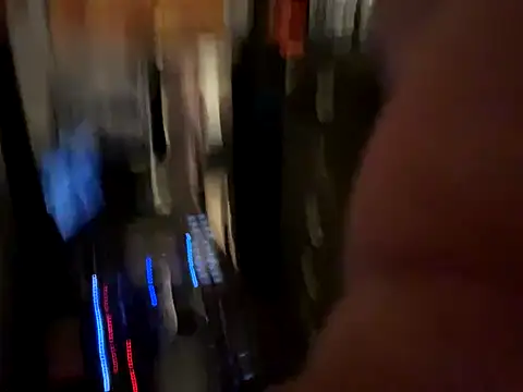 Snapshot of trash4cash chatting on November 19, 7:08 am trash4cash online show from November 19, 7:08 am