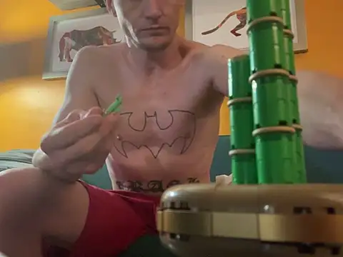 Snapshot of trash4cash chatting on January 7, 6:10 pm trash4cash online show from January 7, 6:10 pm