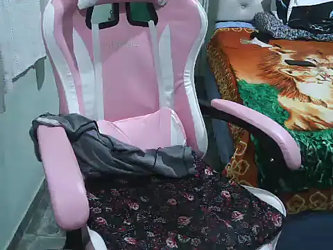 Snapshot of TuVergon2026 chatting on March 4, 2:50 am TuVergon2026 online show from March 4, 2:50 am