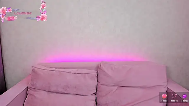 Snapshot of Erika_Carpenter chatting on December 4, 3:15 am Erika Carpenter online show from December 4, 3:15 am