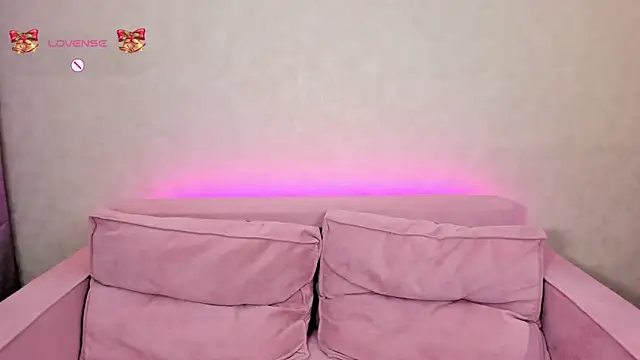 Snapshot of Erika_Carpenter chatting on December 13, 3:05 am Erika Carpenter online show from December 13, 3:05 am