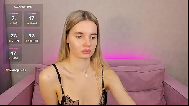 Snapshot of Erika_Carpenter chatting on January 31, 1:01 am Erika Carpenter online show from January 31, 1:01 am