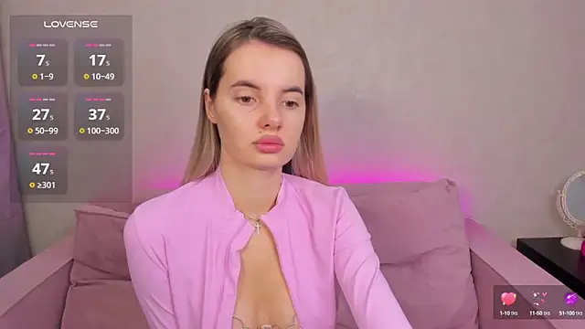 Snapshot of Erika_Carpenter chatting on February 13, 12:13 am Erika Carpenter online show from February 13, 12:13 am