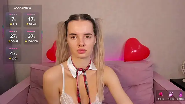 Snapshot of Erika_Carpenter chatting on February 19, 11:57 pm Erika Carpenter online show from February 19, 11:57 pm