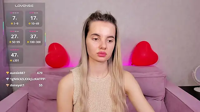 Snapshot of Erika_Carpenter chatting on February 24, 12:09 am Erika Carpenter online show from February 24, 12:09 am