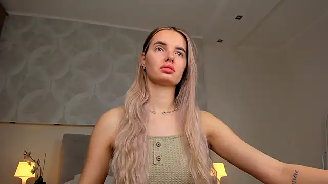 Snapshot of Erika_Carpenter chatting on November 7, 11:38 pm Erika Carpenter online show from November 7, 11:38 pm