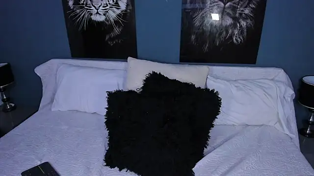 Snapshot of Liana_Bernocchi chatting on March 15, 11:28 pm Liana Bernocchi online show from March 15, 11:28 pm