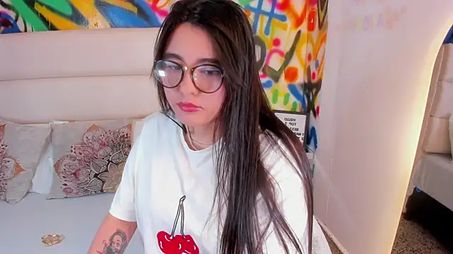 Snapshot of Liana_Bernocchi chatting on November 12, 9:14 pm Liana Bernocchi online show from November 12, 9:14 pm