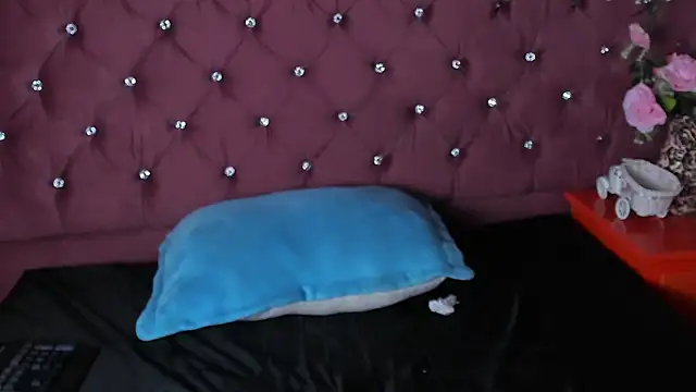 Snapshot of MaddyHudson chatting on March 8, 9:51 pm MaddyHudson online show from March 8, 9:51 pm