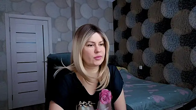 Snapshot of natusik chatting on December 11, 4:49 am natusik online show from December 11, 4:49 am