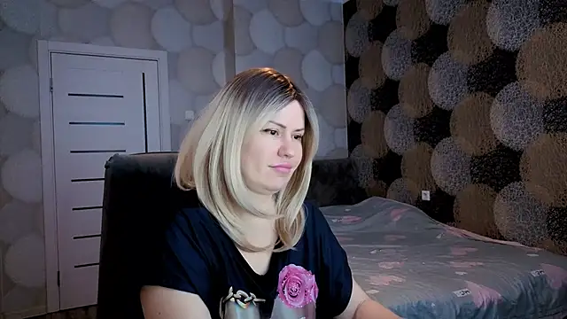 Snapshot of natusik chatting on December 12, 4:59 am natusik online show from December 12, 4:59 am