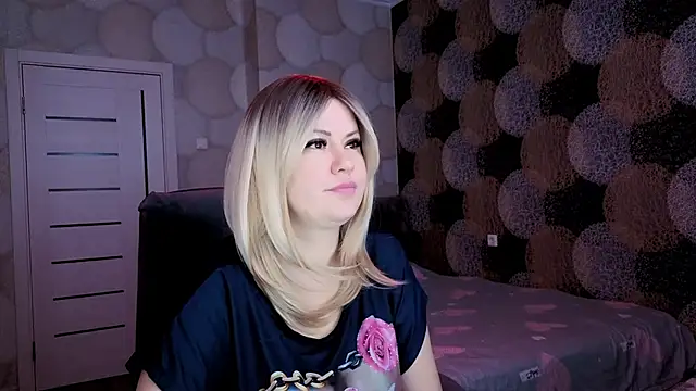 Snapshot of natusik chatting on December 19, 12:56 am natusik online show from December 19, 12:56 am