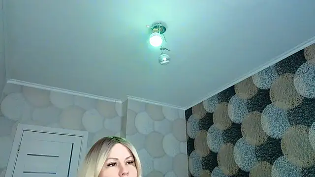 Snapshot of natusik chatting on January 7, 7:42 am natusik online show from January 7, 7:42 am