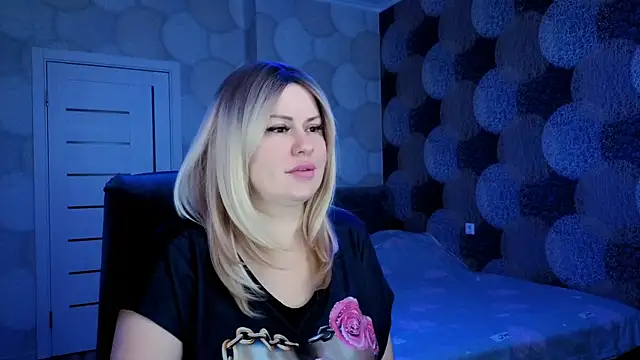 Snapshot of natusik chatting on February 4, 4:15 am natusik online show from February 4, 4:15 am