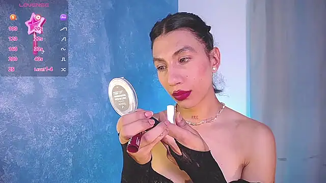 Snapshot of sofiaa_grey_ chatting on December 23, 4:17 pm sofiaa grey online show from December 23, 4:17 pm