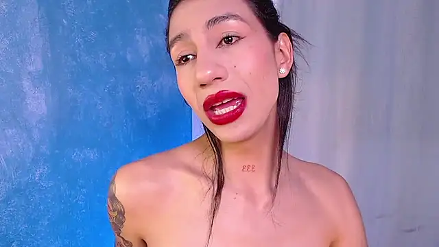Snapshot of sofiaa_grey_ chatting on January 17, 5:51 pm sofiaa grey online show from January 17, 5:51 pm