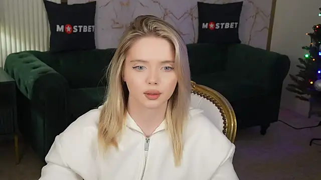 Cassy-Celestial  online show from December 2, 5:26 am