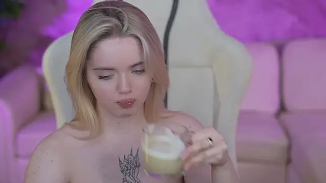 Cassy-Celestial  online show from February 1, 5:49 am