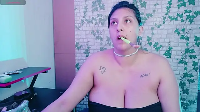 MIABOOBS   online show from October 16, 6:03 am