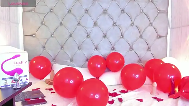 Snapshot of leigh-angels chatting on February 15, 12:26 am leigh-angels online show from February 15, 12:26 am