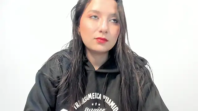 Snapshot of cami-01 chatting on November 21, 8:51 pm cami-01 online show from November 21, 8:51 pm