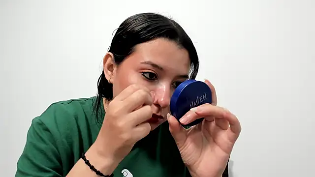 Snapshot of cami-01 chatting on November 22, 8:30 pm cami-01 online show from November 22, 8:30 pm