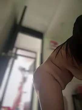 Snapshot of Sol_biglips chatting on February 20, 4:25 pm Sol biglips online show from February 20, 4:25 pm