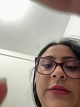 Snapshot of Sol_biglips chatting on February 11, 4:45 pm Sol biglips online show from February 11, 4:45 pm