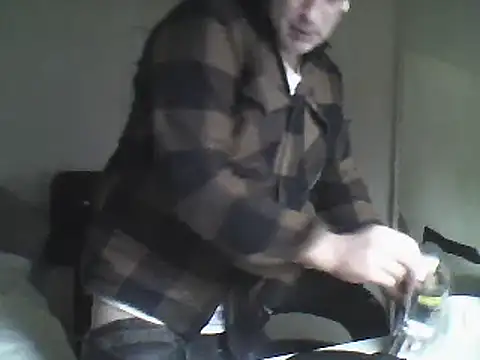 Snapshot of oopsxx chatting on January 17, 2:28 pm oopsxx online show from January 17, 2:28 pm