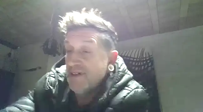 Snapshot of oopsxx chatting on January 29, 2:30 am oopsxx online show from January 29, 2:30 am