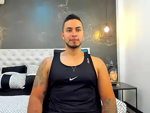 Snapshot of Juan_muscle chatting on November 9, 5:33 pm Juan muscle online show from November 9, 5:33 pm