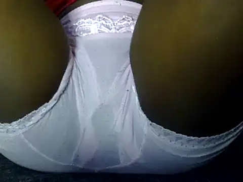 Snapshot of Pretty_mellony21 chatting on March 14, 7:12 pm Pretty mellony21 online show from March 14, 7:12 pm