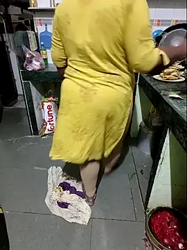 Snapshot of NEHA-DESHI chatting on February 5, 4:58 pm NEHA-DESHI online show from February 5, 4:58 pm