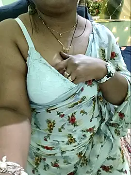 Snapshot of NEHA-DESHI chatting on February 5, 10:44 pm NEHA-DESHI online show from February 5, 10:44 pm