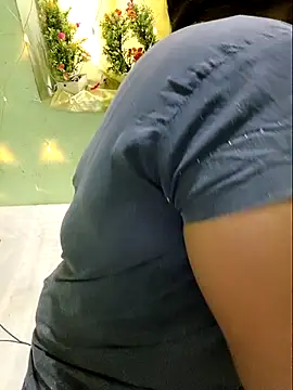 Snapshot of NEHA-DESHI chatting on February 13, 11:28 am NEHA-DESHI online show from February 13, 11:28 am