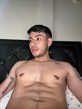 Snapshot of tom_thick chatting on March 14, 9:32 pm tom thick online show from March 14, 9:32 pm