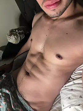 Snapshot of tom_thick chatting on March 20, 10:10 am tom thick online show from March 20, 10:10 am