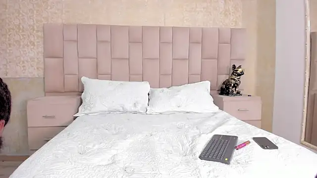 Snapshot of LaurenSnow chatting on January 18, 3:16 pm LaurenSnow online show from January 18, 3:16 pm