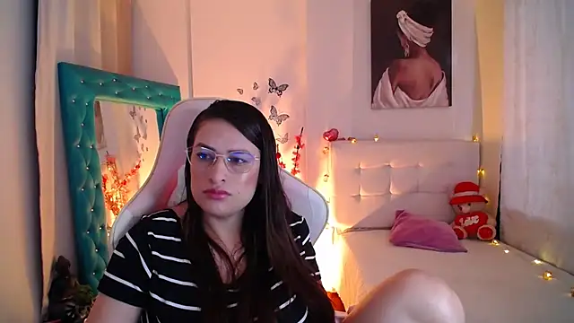 esmeraldaa230 online show from February 27, 5:04 pm